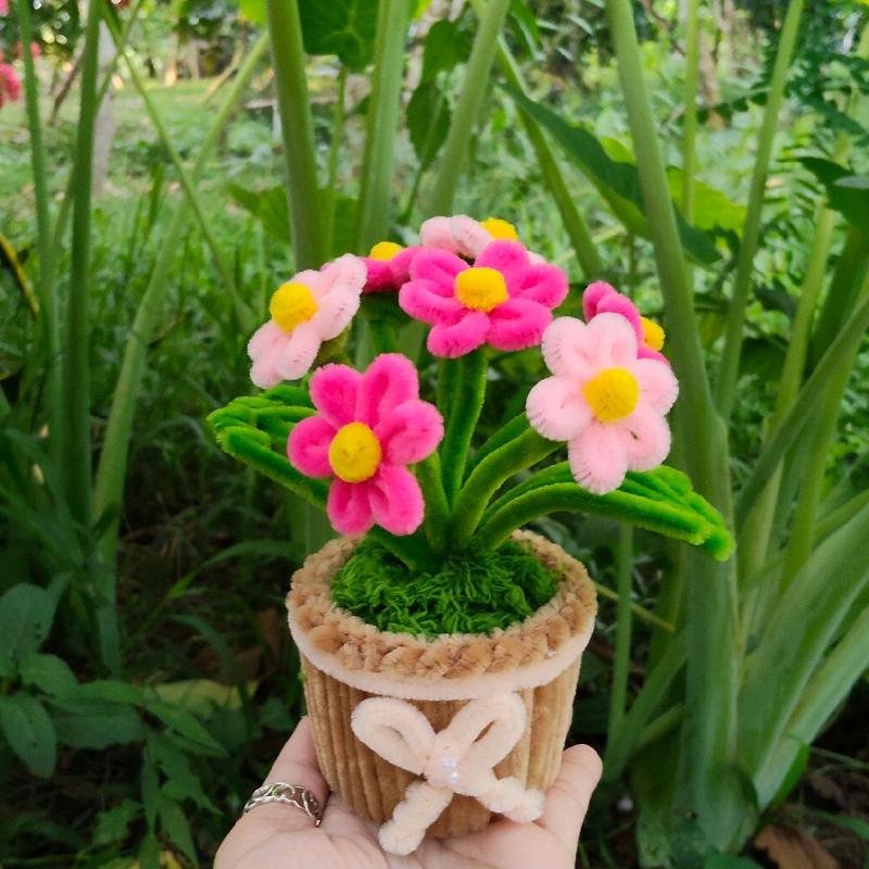  Chậu hoa Cúc Hồng Đậm Nhạt mini được làm bằng kẽm nhung 