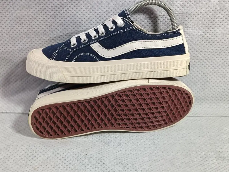 Sneakers Shoes Public Low Navy Canvas Sepatu Pria Perempuan Canvas 4