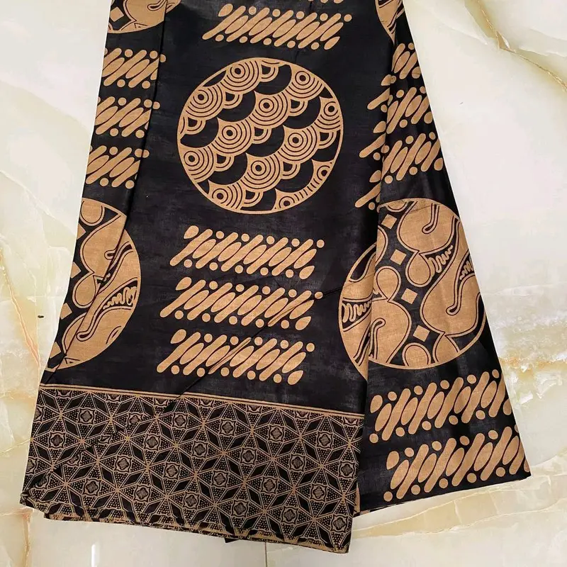 Kain Batik Pekalongan Coklatan Banyak Variasi Motif Terbaru 3