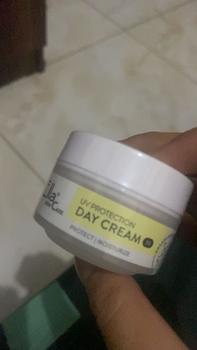 Product Review of Ella Skincare Day Cream SPF 30 with UV Protection - Melindungi Kulit dari Sinar Matahari, Aman utk Semua Jenis Kulit from V**z 0