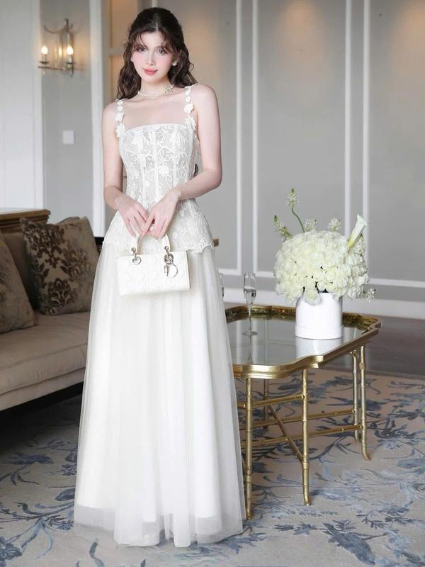 Cira Boutique Đầm 2 Dây Ren Hoa Phối Lưới Dáng Dài Sang Trọng Thanh Lịch Tôn Vóc Dáng D1431