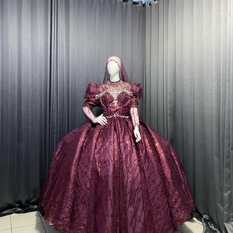 Ballgown burgundy ngekor panjang / ballgown pengantin