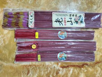 Product Review of MJ Hio Dupa Sembahyang Wangi / Dupa 60 Batang Cendana Rose Darshan / Seribu Bunga 1 Jam from R**i 0