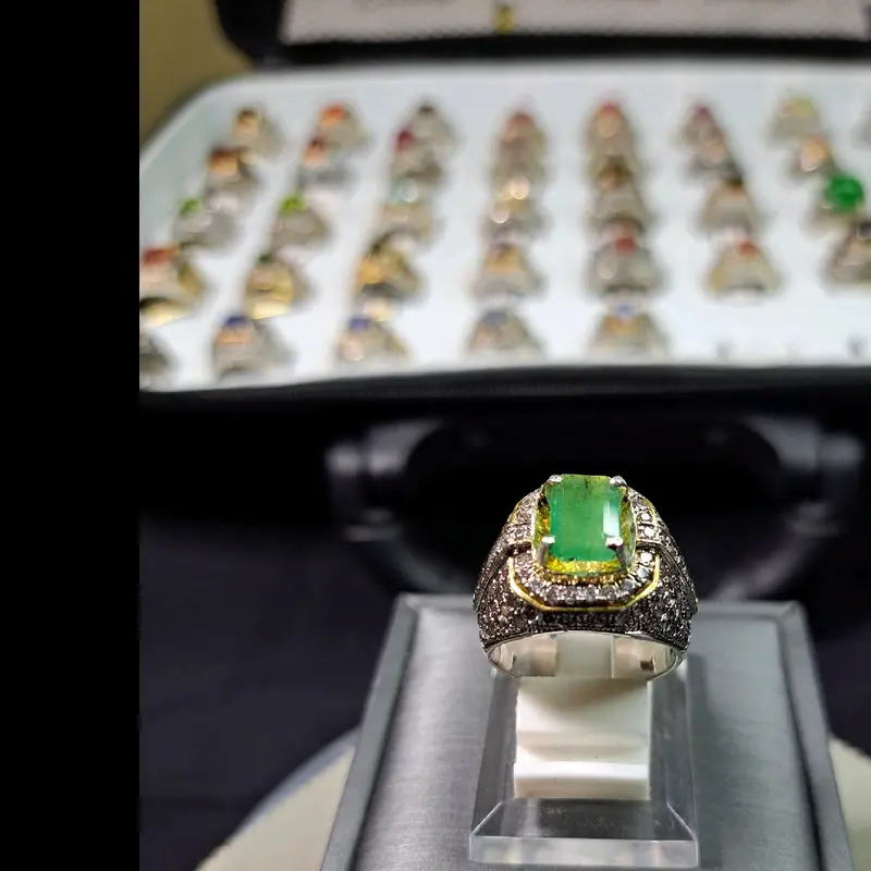 Natural Emerald Beryl                                            Zamrud Colombia 1.9 cts                                            Ring Perak 925 Model Tabur 2