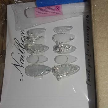 Product Review of (T-38)nail book thiết kế giá rẻ by chichi nail hút mắt mèo đính cham xinh lung linh from v** k** t** 0