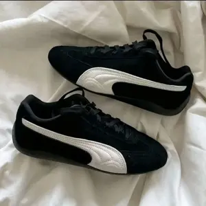 Three like sepatu sneakers  Kasual Shoes Hitam spdcatt pria wanita