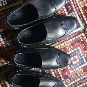 Sepatu Kulit Hitam Anak Laki-Laki Formal Slip On Nyaman untuk Sekolah SD Wisuda & Acara Resmi Ukuran 24-35 Desain Praktis dan Nyaman Ideal untuk Acara Resmi