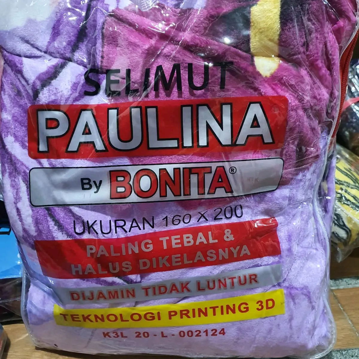 Selimut BONITA Paulina ukuran 160*200cm bulu halus ,tebal dan lembut/selimut dewasa Kain bagus