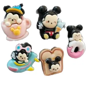 Magnet hiasan kulkas karakter Mickey Mouse Hadiah unik aksesoris dekorasi souvenir clayglossy randomstyle