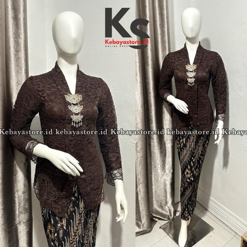 (Gratis Bross) Setelan kebaya modern kebaya kartini floy brokat- Kebaya Brokat - Kebaya brokat coklat mahogani - Baju kebaya terbaru trend 2025 - Kebaya Wisuda - Kebaya modern - Kebaya remaja bridesmaid seragaman