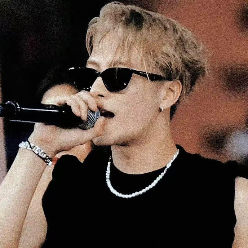 MX-STUDIO-2311-Jackson Wang same GM fashiontrend charming even when worncasually Versatile.Advanced senseBlack white sunglasses mansunglasses women, drivingsunglasses UV400 Protection bayonetta sunglasseshev abi eyeglass 0