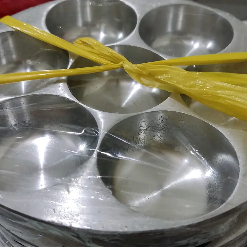 Cetakan kue bikang bawah rata super tebal, cetakan carabika prima, cetakan kue bikang mawar super tebal cetakan kue lumpur,apem, martabak mini, pukis dll ,bonus tutup + sutil 5
