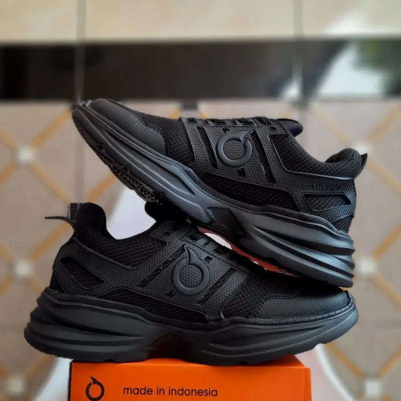 Sepatu Ortuseight Full Black Running Unisex. Anak Sekolah Dan Dewasa Sepatu Olahraga Dan Sneakers Terbaru. 3