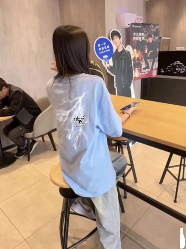 Áo Thun Cổ Tròn, RAGLAN, Tay Áo Rộng, Ong SAM CLO, Làm Bằng Cotton, Phông Chữ Su, Unisex, Freesize, Thích Hợp Cho Nam Và Nữ, Có Thể Được Sử Dụng Để Ghép Nối, Mặc Theo Nhóm, In Tay, Với Từ PSEZODIR 1