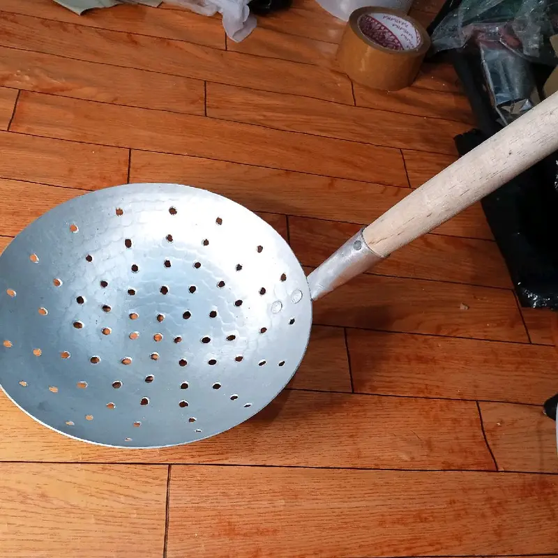 Serok aringan minyak Bahan Alumuniun diamaeter 21 cm Kitchenware Saringan 0