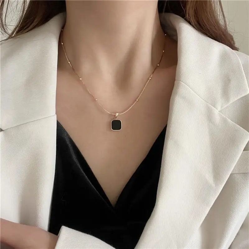 KALUNG TITANIUM KOTAK HITAM ANTI LUNTUR DAN ANTI KARAT (COD)