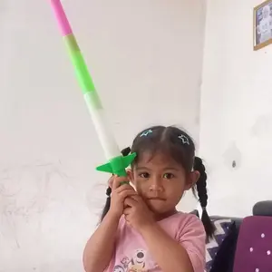 Eceran Murah pedang pedangan lampu led bisa pendek jadi panjang naruto starwars lightsaber kantong Anak Plastik
