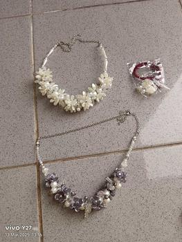 Product Review of Kalung Fashion Accessories / Beads Necklace Crystal Kalung Kondangan Kelopak Bunga from Y**n D**a 1