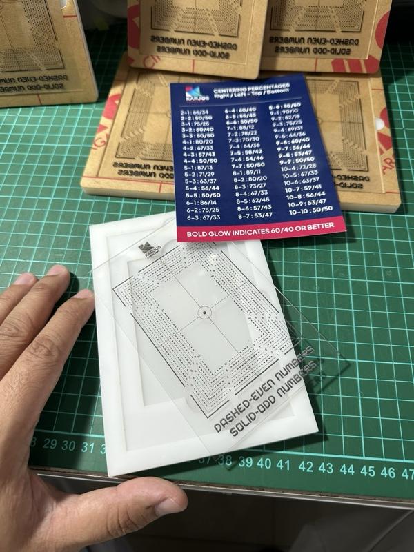 Karjos Card Lab+ CARD CENTERSCOPE Alat Ukur Centering Kartu TCG Pokémon Pokemon Presisi Laser Cut Acrylic Tebal Grading Tool Kolektor PSA BGS CGC