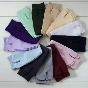 Kaos Kaki Muslimah Panjang Warna-warni Nyaman untuk Sehari-hari