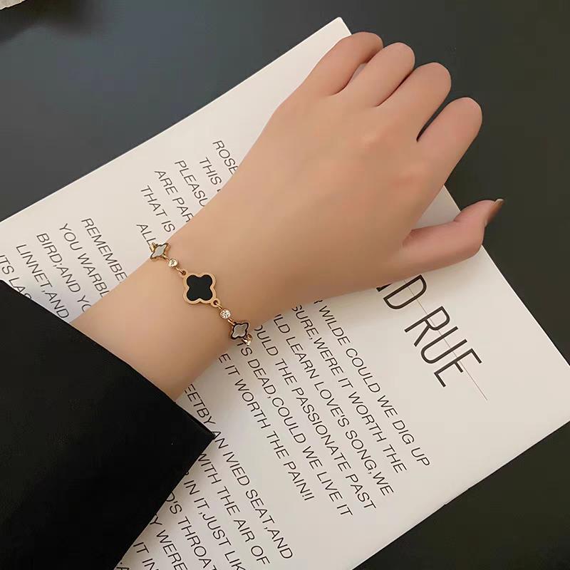 Product Introduction of Gelang Titanium Wanita Daun Smanggi Hitam/Putih Anti Karat Tidak Luntur - Bracelets 28