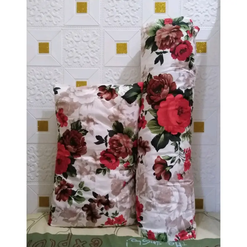Sarung Bantal Guling 1 Set Motif Bunga Merah 0