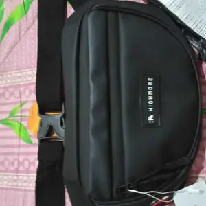 Tas Selempang Pria Bimo Waterproof Move Highmore Original Hitam Selempang & Bahu Pinggang Waistbag - Cowok - Slingbag