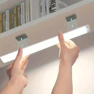 Luz de armario inalámbrica recargable por USB, luz LED con sensor de cuerpo humano inteligente, luz para armario autoadhesiva magnética para tocador, cocina y mesa