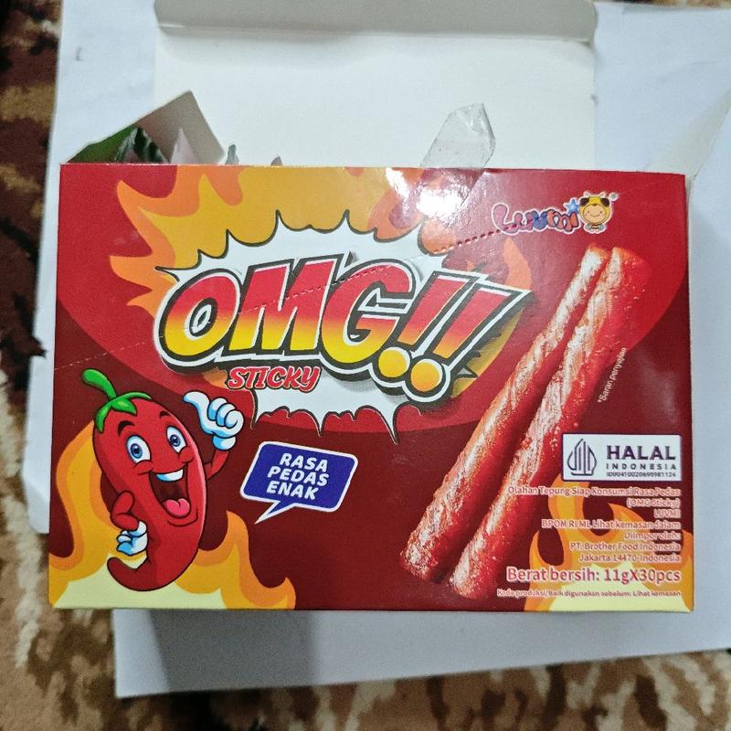 LUVMI OMG STICKY Rasa Pedas Enak Gluten 30 Pcs Snack Latiao Food ...