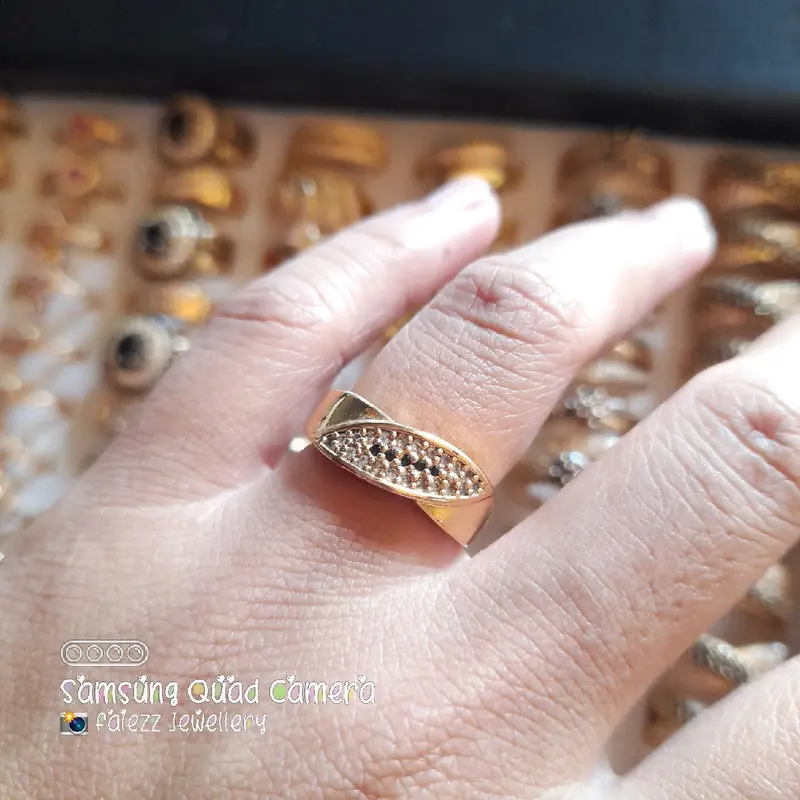 cincin lapis emas permata putih dan hitam 2