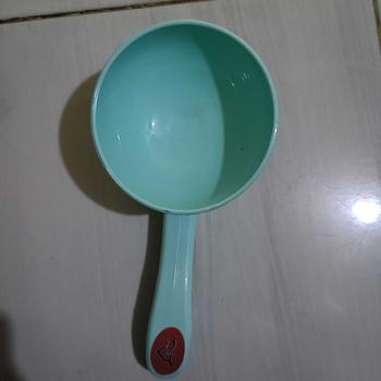 Product Review of Centong Sendok Cetakan Nasi Bulat Setengah Lingkaran alexish Mamiku / sekop nasi / Rice Mould Ladle from R**A 0