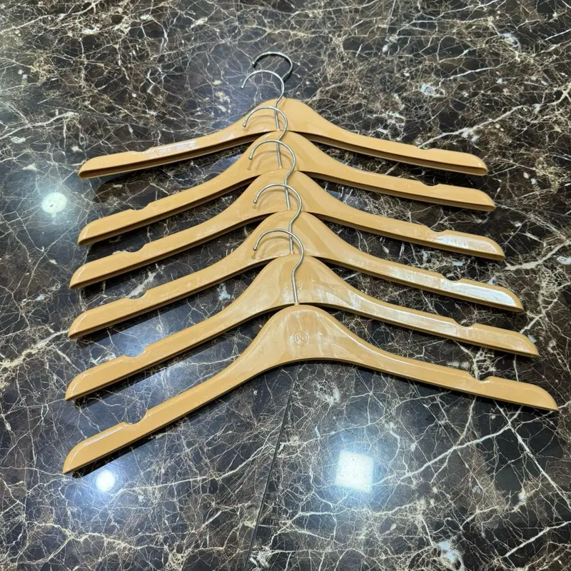 Hanger gantungan Baju Plastik 151 distro warna cream( 1 lusin) 0