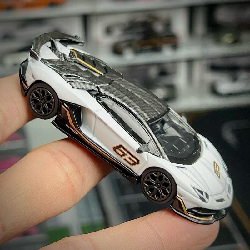 Xe mô hình tỉ lệ 1:64 mã 842 New Box 2