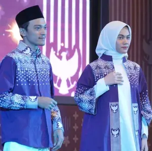 BAJU SERAGAM BATIK HAJI TERBARU  PRIA/WANITA /GAMIS