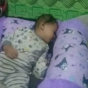 Bantal Karakter Anak Kuromi 1 Set ( Bantal & Guling ) Cocok Untuk Anak - Anak Unisex