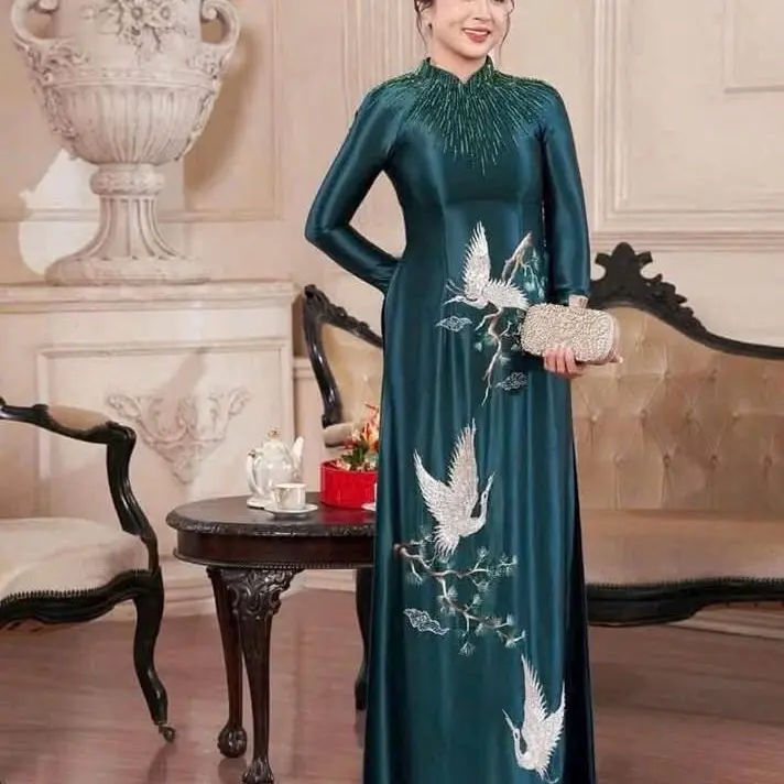 [ Lụa Ruby Xanh Chai ]_Áo dài mẹ sui lụa ruby xanh chai thêu và đính thủ công sang trọng