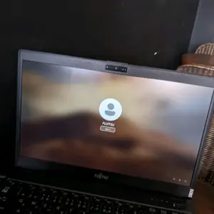 FUJITSU Intel Core 5 Gen 7 - RAM8/SSD256