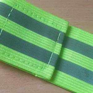 Gelang Reflektor Safety Sabuk Lengan Kaki Strip Pantulan Cahaya Lampu Elastis Adjustable Aksesoris Keamanan Olahraga Malam Lari Sepeda Jogging Perekat Velcro Reflective Wristband Armband Band Strap