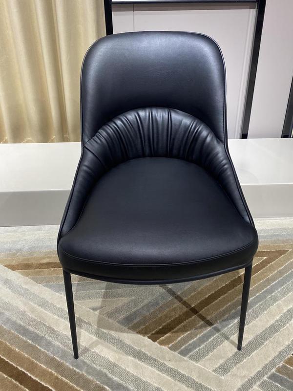 Leather art dining chairs, hotel backrests, Italian luxury dining chairs, coffee shops, family restaurants, new leisure chairs 3