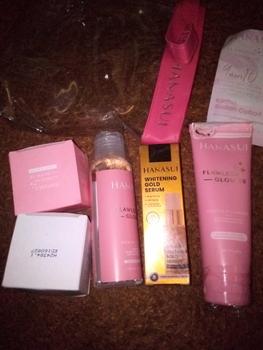 Product Review of PAKET KOMPLIT HANASUI FLOWLESS GLOW 10 PENCERAH WAJAH  5 IN 1Hidrasi Kulit Kering Pemutihan Bebas Alkohol Meringankan Semua Jenis Kulit Kotoran Perawatan Melembutkan Cleansing Facial Niacinamide Hitam Licorice Mencerahkan Vitamin Cleanser  Membersihkan from a**🥰 0