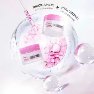 ￼Glow & Lovely Glassbright Ultralight Gel Cream Brightening Light Moisturizer 30gr Kulit Glass Skin Bercahaya dan Lembab Pelembab Wajah Perawatan Dark Facial Hitam