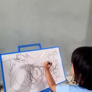 Papan tulis anak tiga ukuran/Papan tulis anak dengan penyangga/Papan tulis anak/Papan tulis white board/1set Papan tulis anak/Papan tulis murah/White board