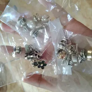 Mini Bross ISI 6/12Pcs Hijab Muslim Peniti Bros Dagu Clip pin kancing anti-slip mutiara Brooch pin hijab fashion wanita Korea model invisible tanpa kancing dapat dilepas Diamond Klip Aksesoris Pin Baju Motif Bunga Bintang Kelinci Aneka Desain Clips