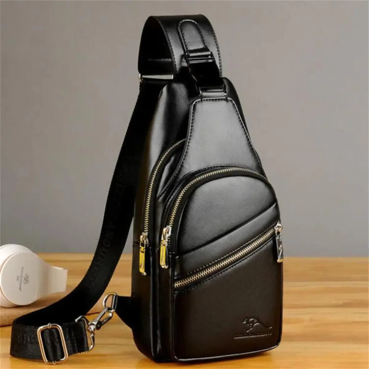 New Korean style latest waist bag men's chest bag men's shoulder bag portable men's and women's crossbody bag fashion trend