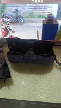 Product Review of TERLARISSSS Kacamata Hitam Pria Wanita Kacamata Gaya pria keren A1216 Lensa polarized UV 400 COD Eyewear Sunglasses from S**a 1