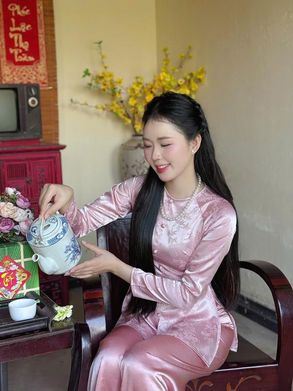  Hân Nguyễn Áo Bà Ba - B.A174 - Áo Bà Ba Gấm Đồng Tiền Lá Trúc Cổ Tròn Nút Bọc Nụ Dây Kéo  QUẦN NGỌC TRAI  