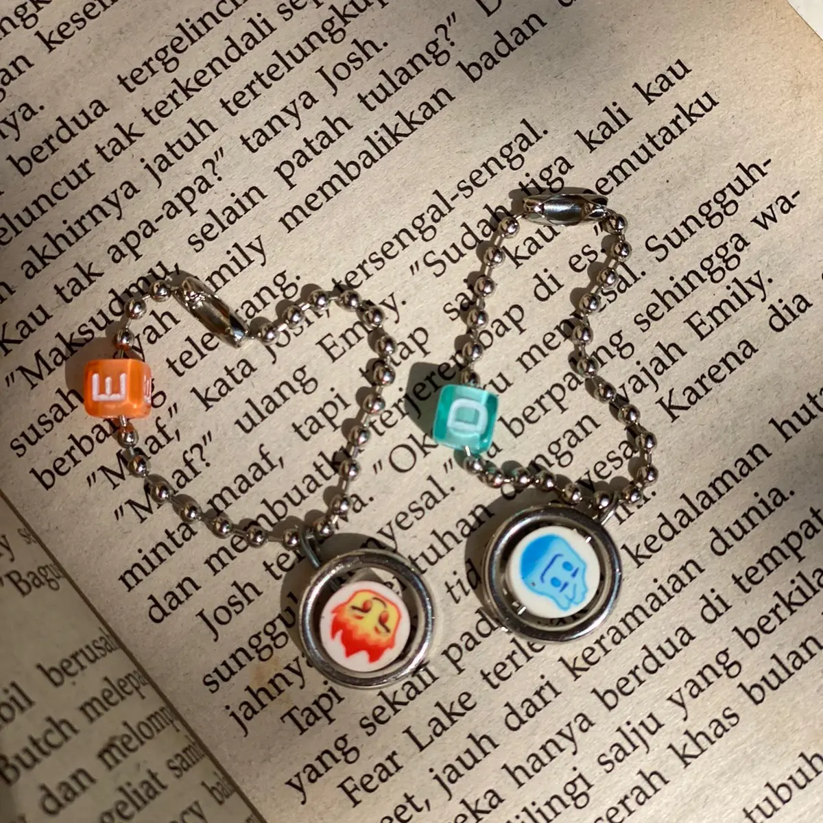 ￼Gantungan Couple Elemental Keychain Couple Elemental couple Wade dan Ember Gantungan Tas Kunci  Couple Disney Keychain Couple Disney Keychain Aestetik keychain lucu