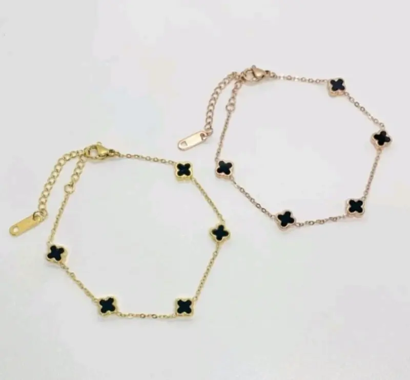 Gelang Tangan Titanium Wanita Daun Semanggi Kecil Anti Karat Selamanya 0