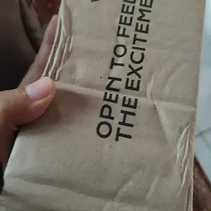 WARDAH BB Tint Lightening Fresh BB Tint 15ml - Base Makeup Super Ringan yang Diformulasikan dengan SPF 32 PA+++ dan Serum Niacinamide Untuk Hasil Makeup Flawless dan Cerah - Foundation - Tahan Air & Keringat - Tahan Lama- Makeup