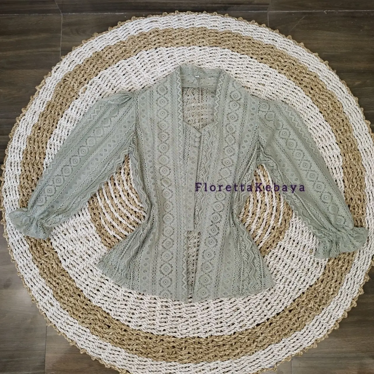 (HANYA KEBAYA) Kebaya Brokat Malika Bet Pecah Korean Lace Kebaya Bali Modern